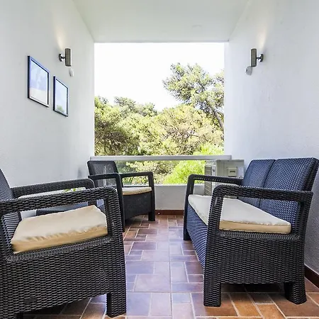 Apartament Ereira With Pool In