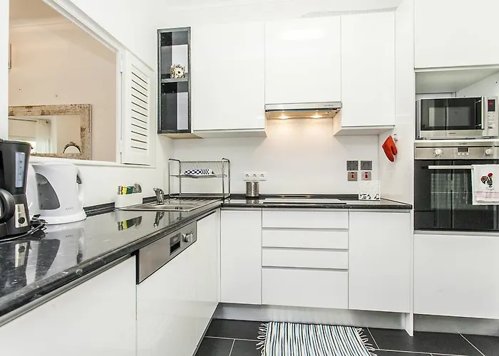 Ereira With Pool In Apartment Cascais