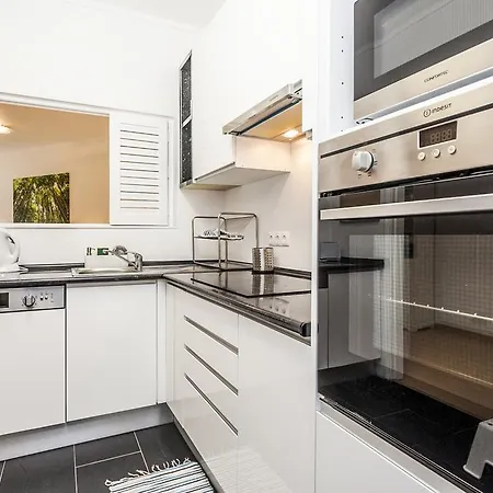 Ereira With Pool In Apartment Cascais