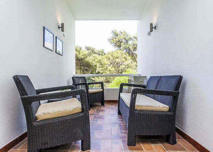 Apartment Ereira With Pool In