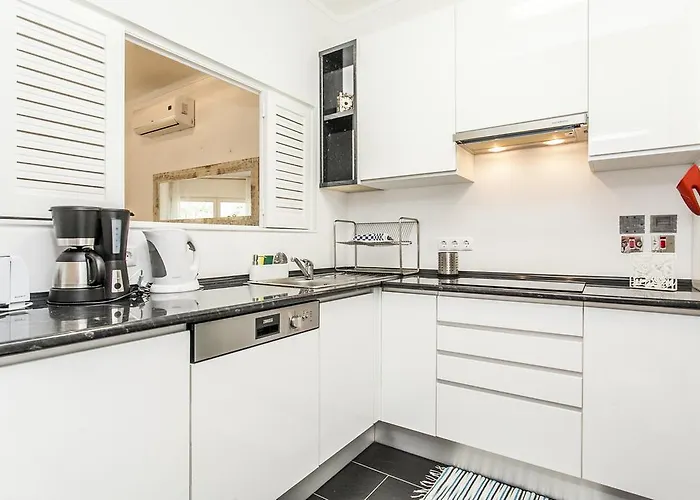 Ereira With Pool In *